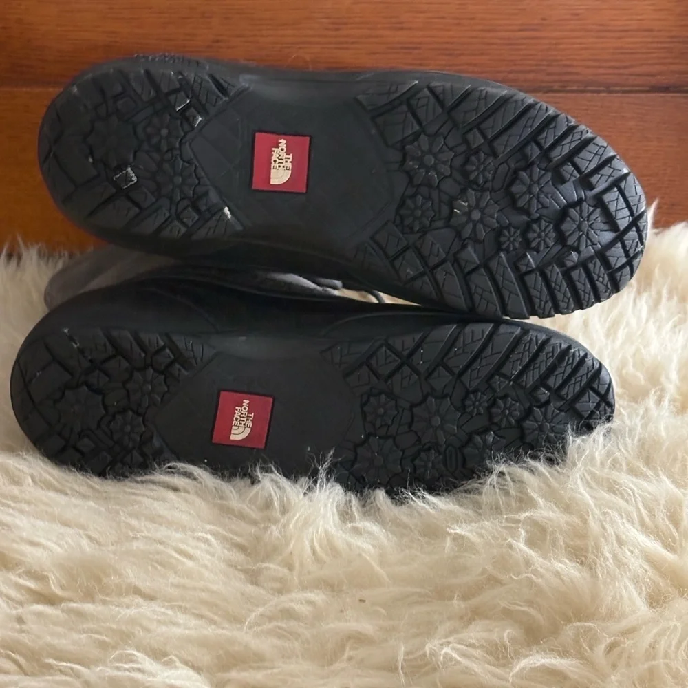 The North Face Gray Shellista IV Roll Down Fleece-Lined Waterproof Winter Boots